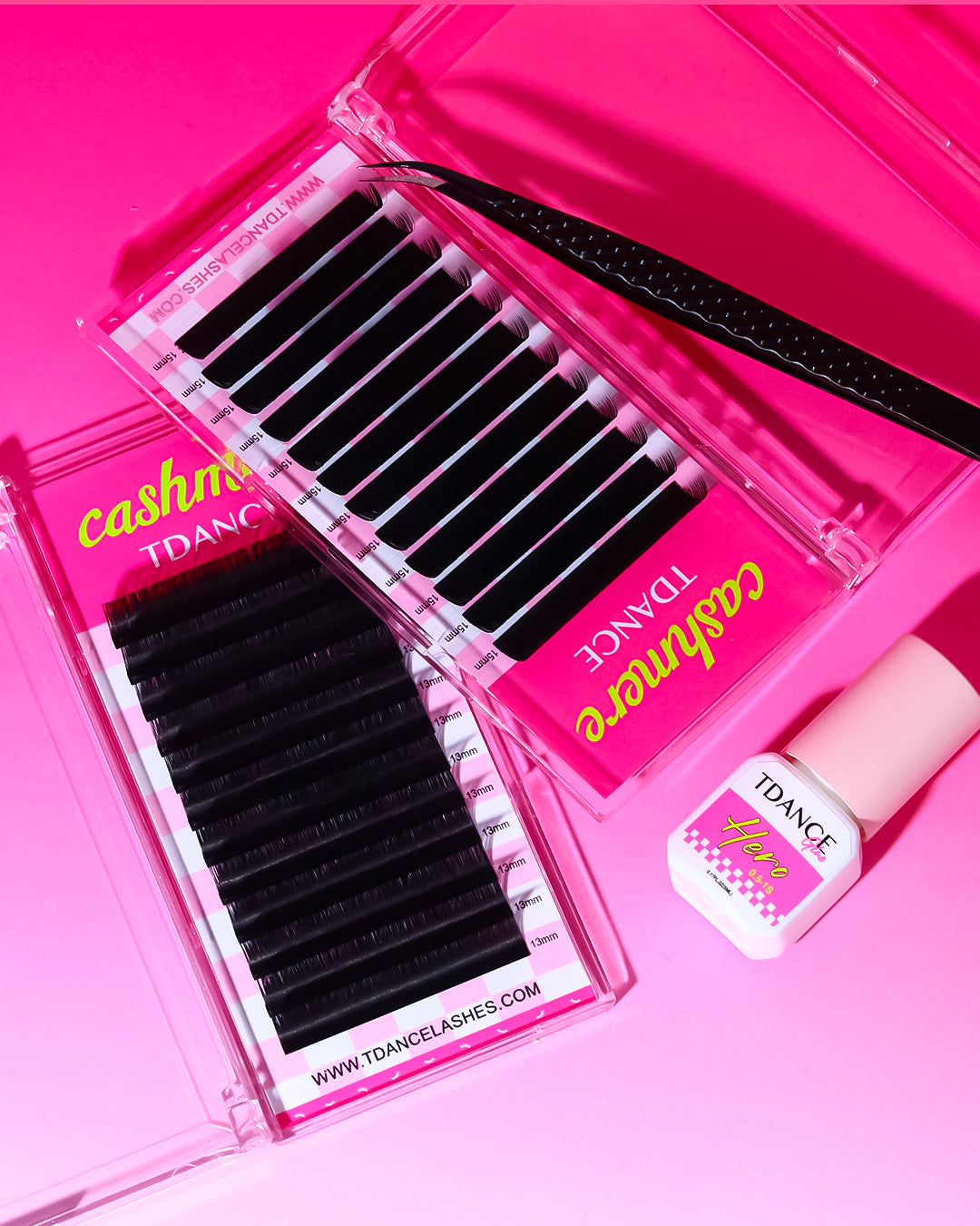 The Benefits of Using Loose Base Lashes for Faster Application