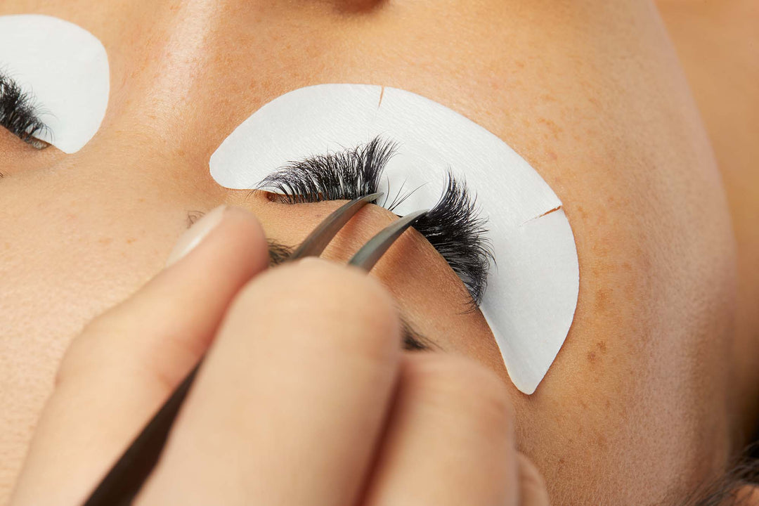 Choosing the Right Tweezers: A Guide for Every Lash Type